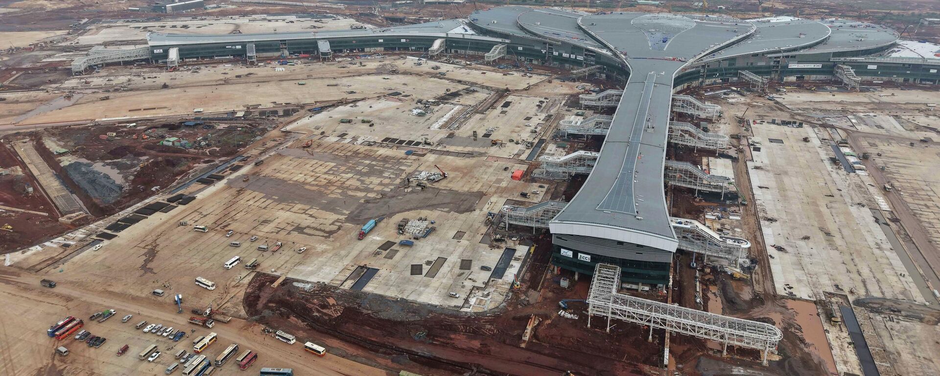 Một phần của nhà ga và đài kiểm soát không lưu sân bay Long Thành - Sputnik Việt Nam, 1920, 18.11.2025