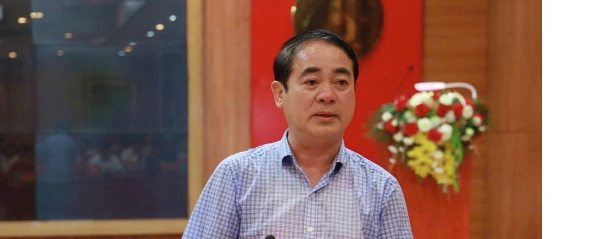 Bí thư Tỉnh ủy Khánh Hòa Nghiêm Xuân Thành yêu cầu các lực lượng cứu hộ, cứu nạn phải xây dựng kịch bản ứng cứu người dân ở cấp cao nhất - Sputnik Việt Nam, 1920, 20.11.2025