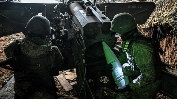 Phi hành đoàn Giatsint-B của Nga trên mặt trận Kupiansk - Sputnik Việt Nam