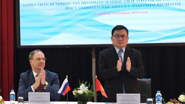 Thứ trưởng Bộ Công Thương Trương Thanh Hoài  dự Diễn đàn khoa học Việt - Nga  - Sputnik Việt Nam