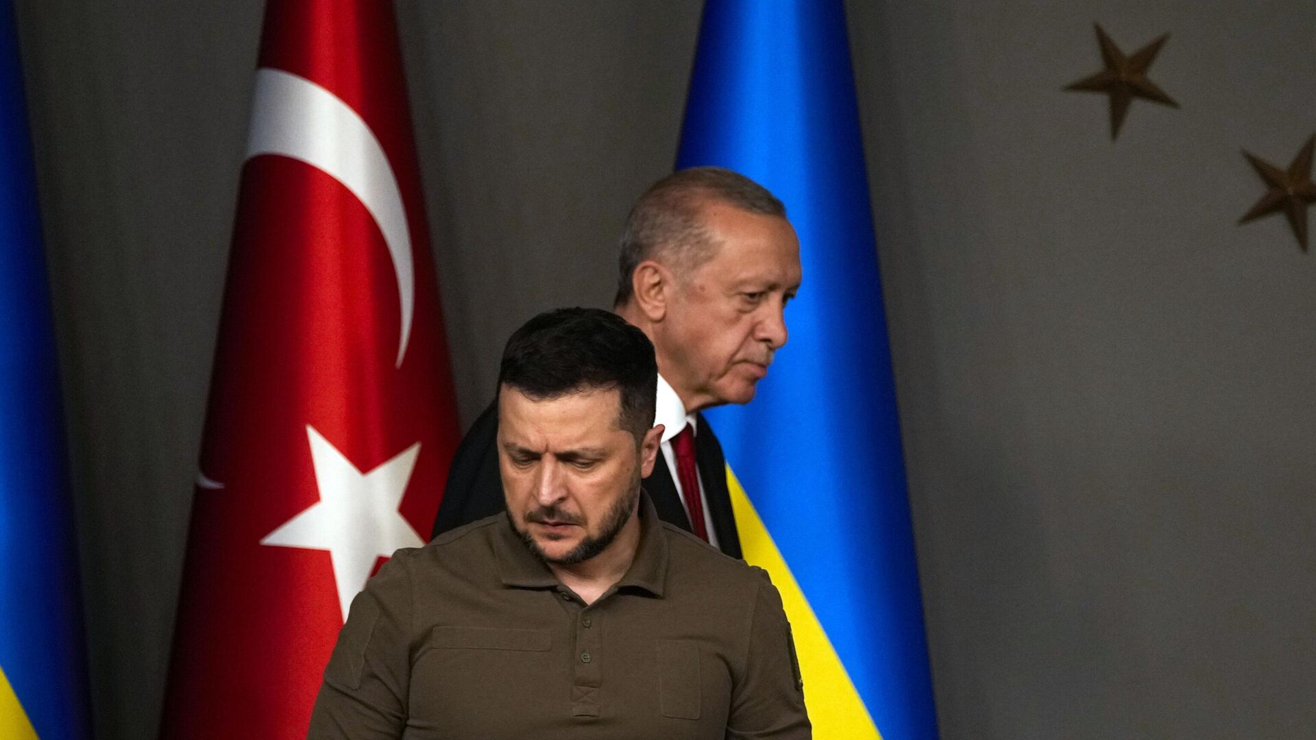 Tổng thống Thổ Nhĩ Kỳ Recep Tayyip Erdogan và Vladimir Zelensky Tổng thống Thổ Nhĩ Kỳ Recep Tayyip Erdogan và Vladimir Zelensky - Sputnik Việt Nam, 1920, 21.11.2025