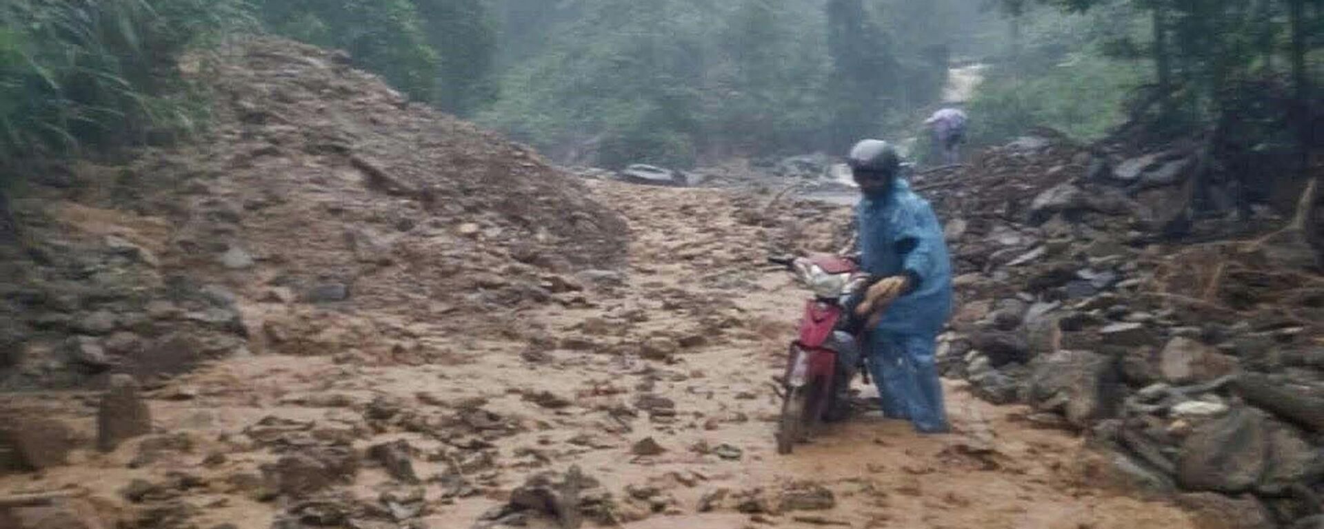 Quảng Ngãi yêu cầu hạ mực nước các hồ chứa để đón lũ - Sputnik Việt Nam, 1920, 21.11.2025