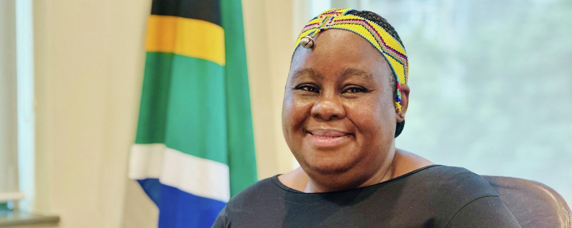 Đại sứ Nam Phi tại Việt Nam Vuyiswa Tulelo trả lời phỏng vấn của phóng viên TTXVN - Sputnik Việt Nam, 1920, 21.11.2025