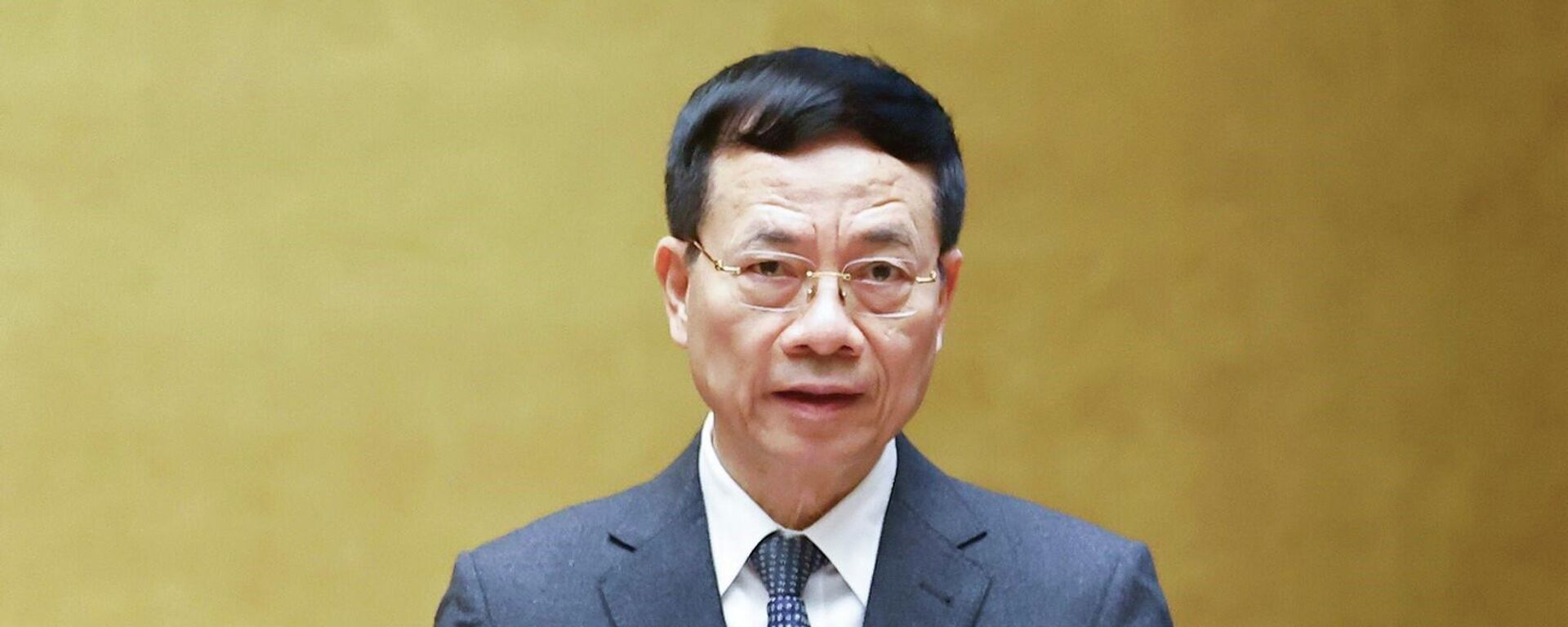 Bộ trưởng Bộ Khoa học và Công nghệ Nguyễn Mạnh Hùng, thừa uỷ quyền của Thủ tướng Chính phủ trình bày Tờ trình dự án Luật Trí tuệ nhân tạo - Sputnik Việt Nam, 1920, 21.11.2025