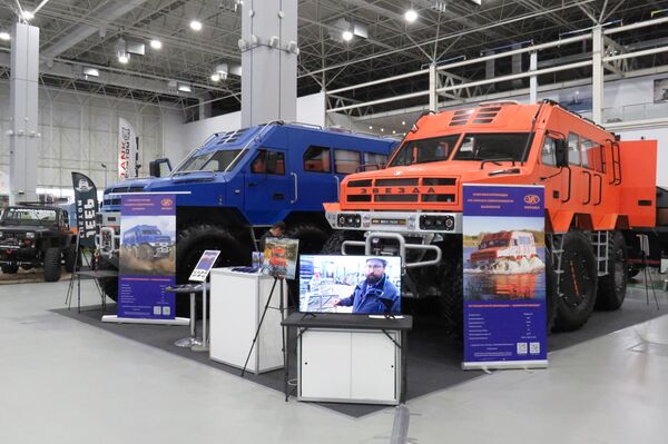 Khu trưng bày của nhà máy sản xuất xe địa hình ZVEZDA tại triển lãm Vezdehoder-2025 Khu trưng bày của nhà máy sản xuất xe địa hình ZVEZDA tại triển lãm Vezdehoder-2025 - Sputnik Việt Nam