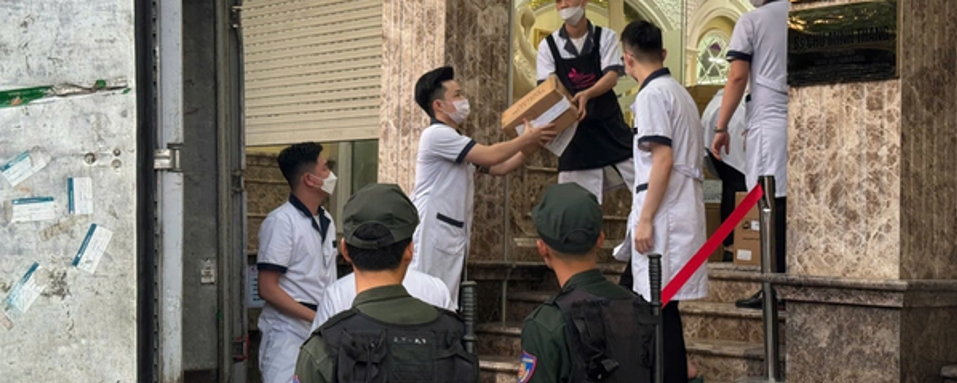 Công an khám xét chi nhánh Mailisa - Sputnik Việt Nam, 1920, 21.11.2025