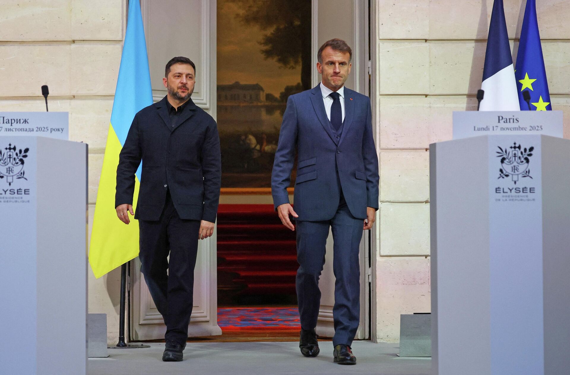 Vladimir Zelensky và Emmanuel Macron trong một cuộc họp báo tại Paris, Pháp Vladimir Zelensky và Emmanuel Macron trong một cuộc họp báo tại Paris, Pháp - Sputnik Việt Nam, 1920, 21.11.2025