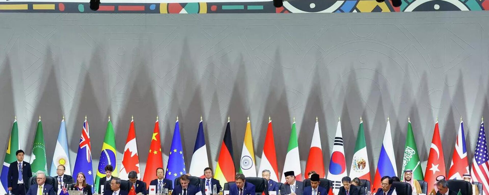 Các nhà lãnh đạo G20 tại hội nghị thượng đỉnh G20 ở Johannesburg Các nhà lãnh đạo G20 tại hội nghị thượng đỉnh G20 ở Johannesburg - Sputnik Việt Nam, 1920, 22.11.2025