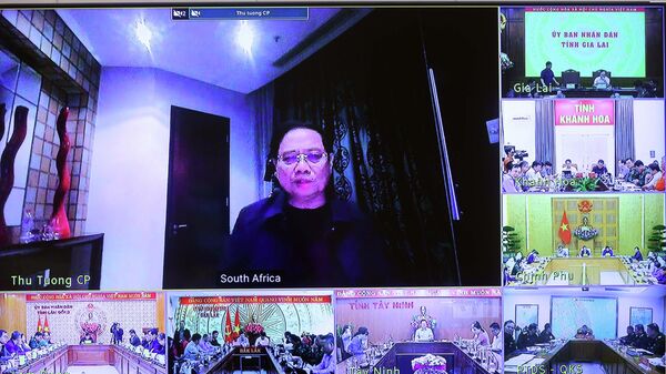 Thủ tướng Phạm Minh Chính chủ trì họp trực tuyến từ Nam Phi để triển khai các phương án cứu hộ, cứu nạn và khắc phục hậu quả thiên tai - Sputnik Việt Nam