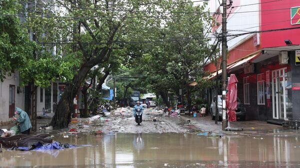 Người dân Đắk Lắk “chật vật” khắc phục hậu quả mưa lũ  - Sputnik Việt Nam