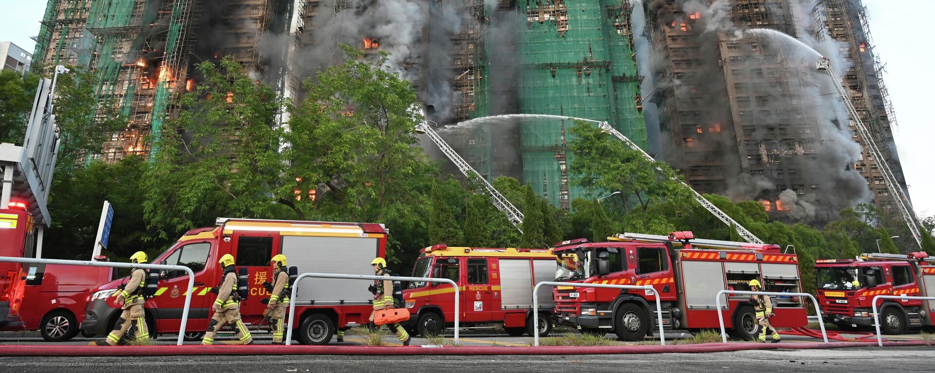 Hỏa hoạn thiêu rụi các tòa chung cư tại khu Wan Fook, Tai Po, Hồng Kông - Sputnik Việt Nam, 1920, 26.11.2025
