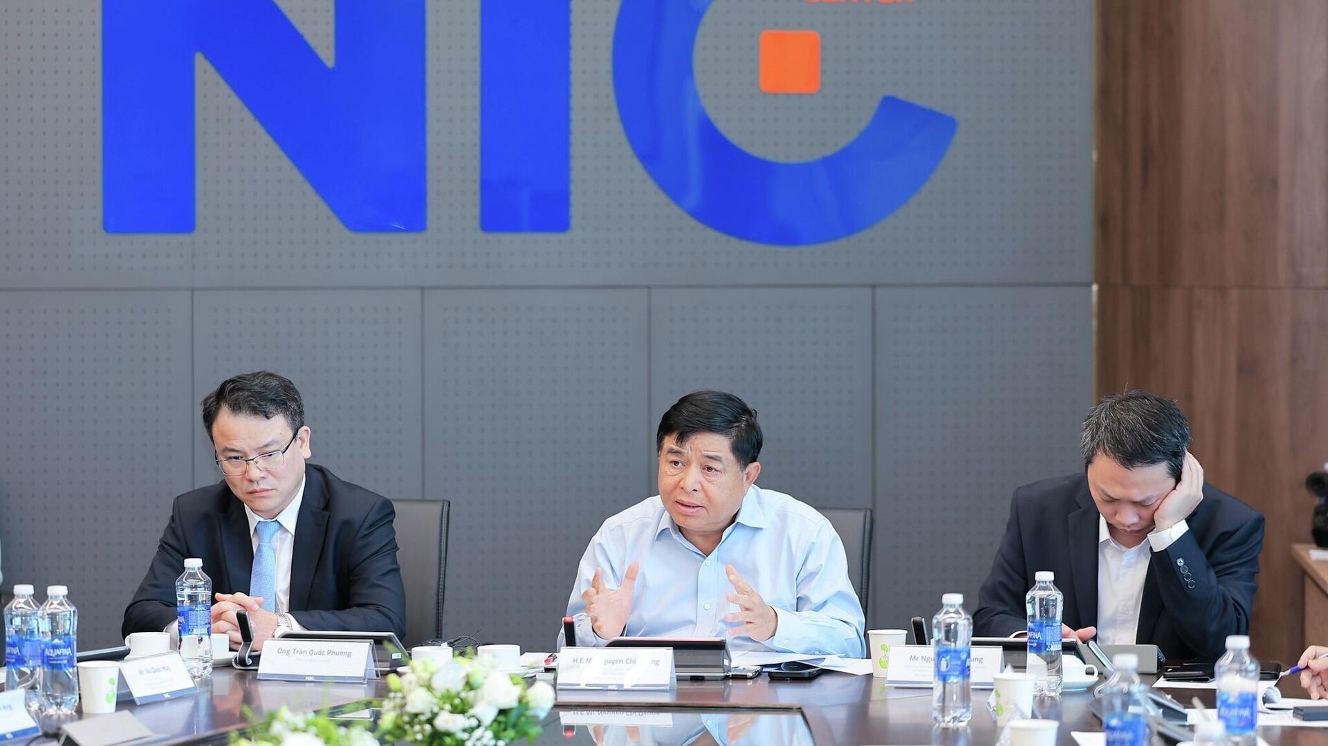 Phó Thủ tướng Chính phủ Nguyễn Chí Dũng, Trưởng Ban Chỉ đạo quốc gia về phát triển ngành công nghiệp bán dẫn phát biểu Phó Thủ tướng Chính phủ Nguyễn Chí Dũng, Trưởng Ban Chỉ đạo quốc gia về phát triển ngành công nghiệp bán dẫn phát biểu - Sputnik Việt Nam, 1920, 26.11.2025