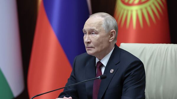 Tổng thống Nga Vladimir Putin tại cuộc họp của Hội đồng An ninh Tập thể CSTO ở Bishkek - Sputnik Việt Nam