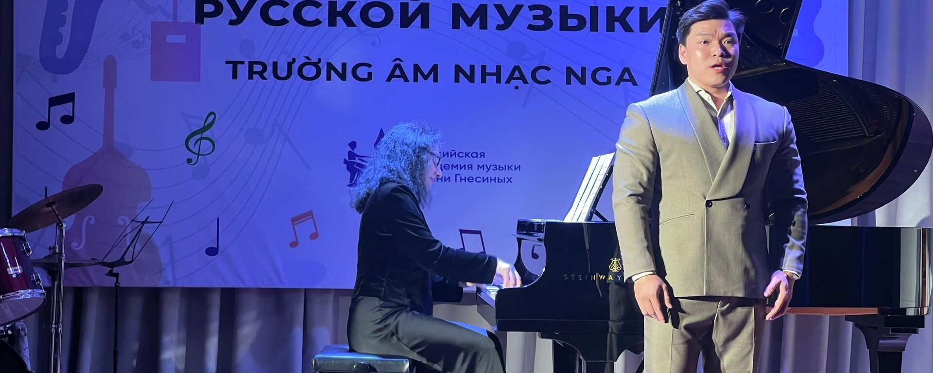 Một số hình ảnh tại Lễ bế mạc chương trình các giờ học mẫu của Học viện Âm nhạc Quốc gia mang tên Gnesin và lễ Khai trương thiết bị mới tại Trung tâm Khoa học và Văn hóa Nga tại Hà Nội - Sputnik Việt Nam, 1920, 27.11.2025