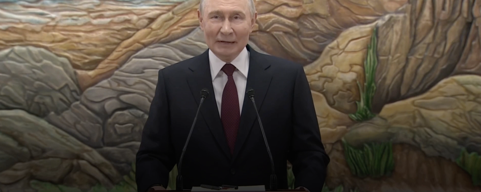 Tổng thống Putin bình luận về kế hoạch của Hoa Kỳ đối với Ukraina - Sputnik Việt Nam, 1920, 27.11.2025