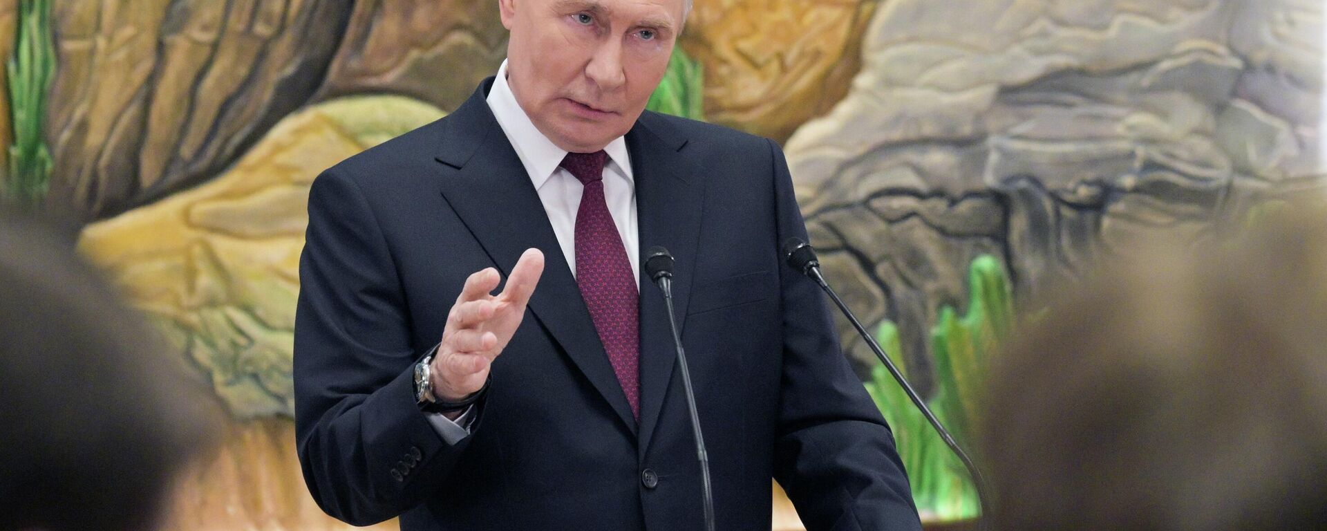 Tổng thống Nga Vladimir Putin - Sputnik Việt Nam, 1920, 27.11.2025