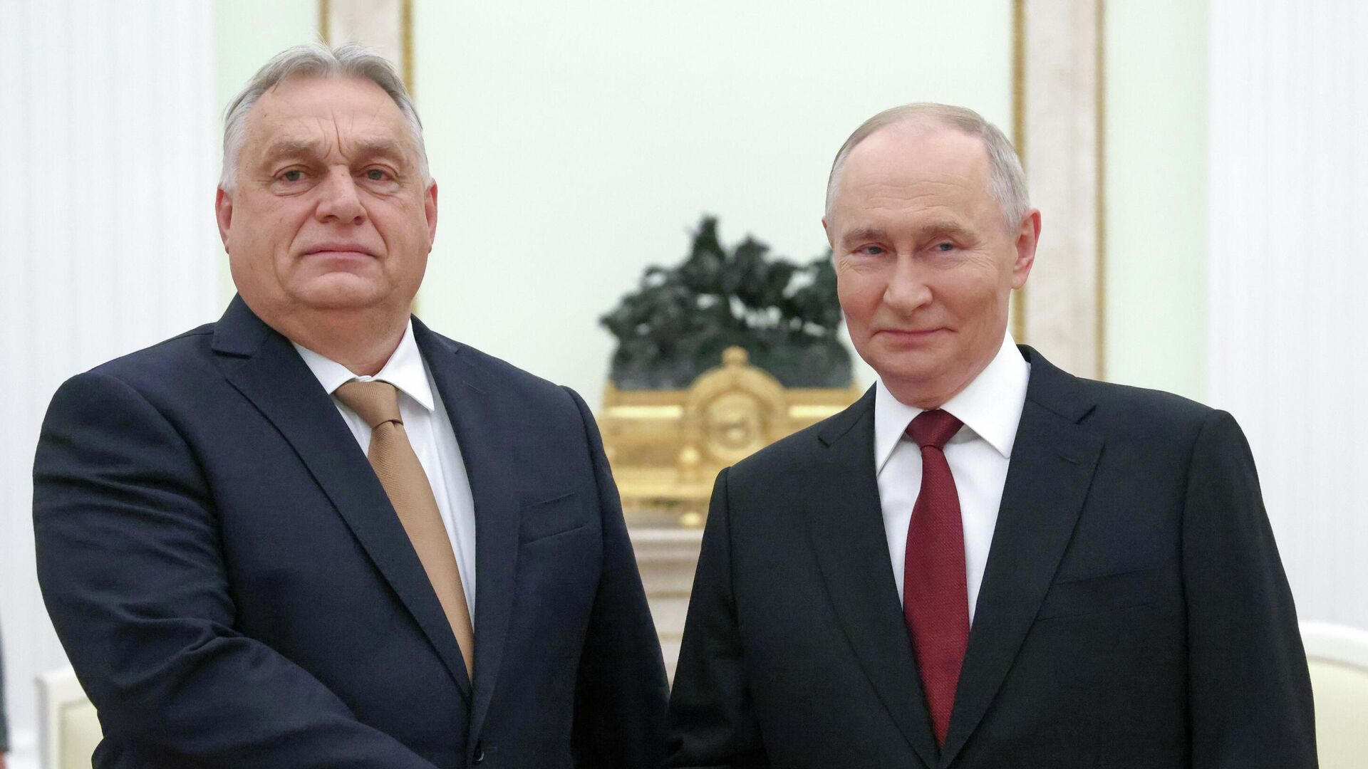 Tổng thống Vladimir Putin gặp Thủ tướng Hungary Viktor Orban Tổng thống Vladimir Putin gặp Thủ tướng Hungary Viktor Orban - Sputnik Việt Nam, 1920, 28.11.2025