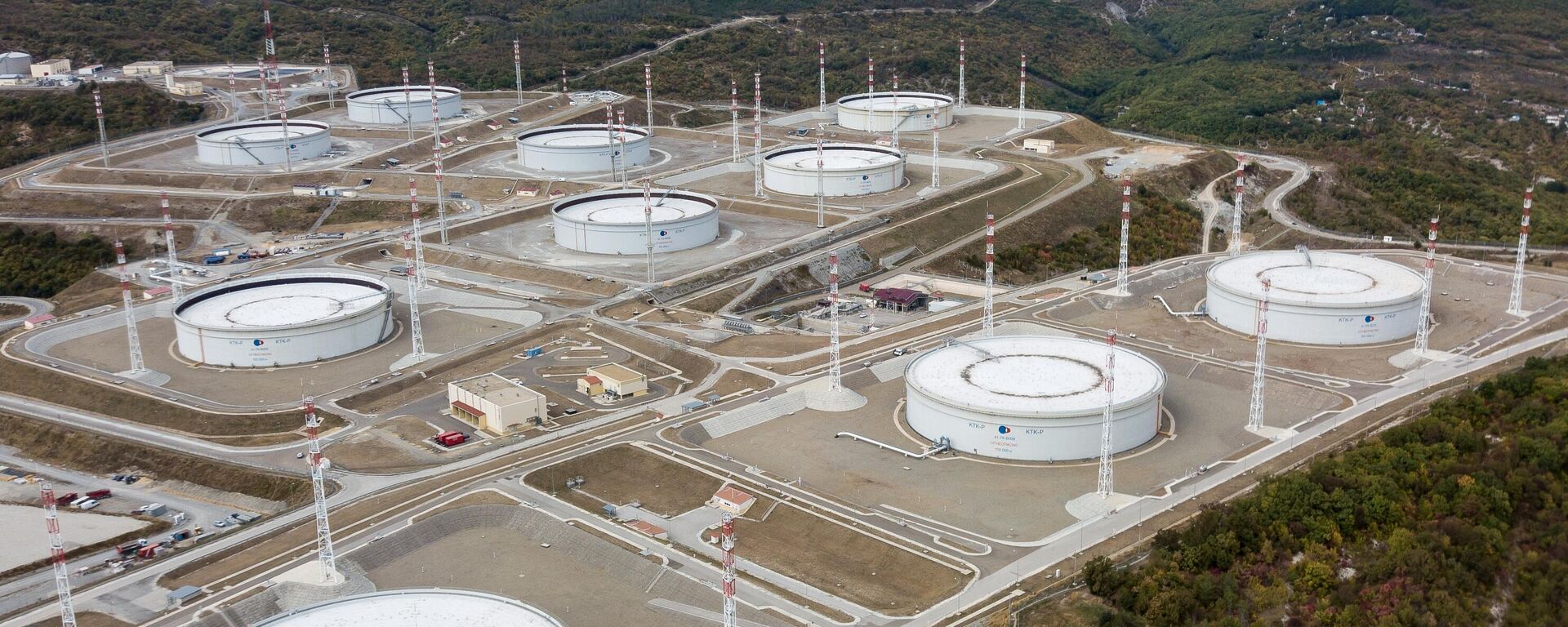 Cơ sở lưu trữ dầu của Hiệp hội Đường ống Caspian (CPC-R) tại Lãnh thổ Krasnodar - Sputnik Việt Nam, 1920, 29.11.2025