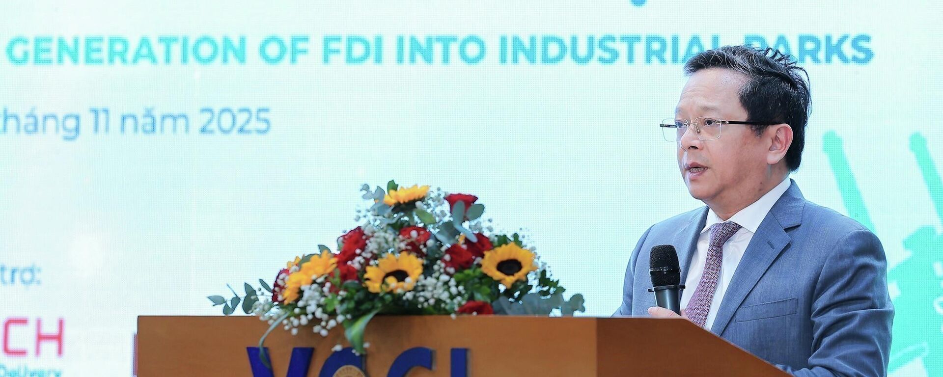 Ông Nguyễn Đức Hiển, Phó Trưởng Ban Chính sách, chiến lược Trung ương phát biểu - Sputnik Việt Nam, 1920, 29.11.2025