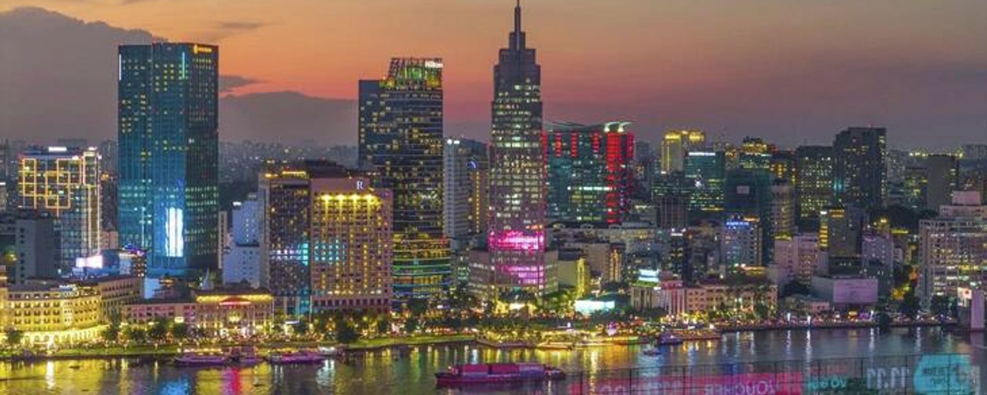 Các chuyên gia dự báo lạc quan về tăng trưởng kinh tế Việt Nam 2026 - Sputnik Việt Nam, 1920, 30.11.2025