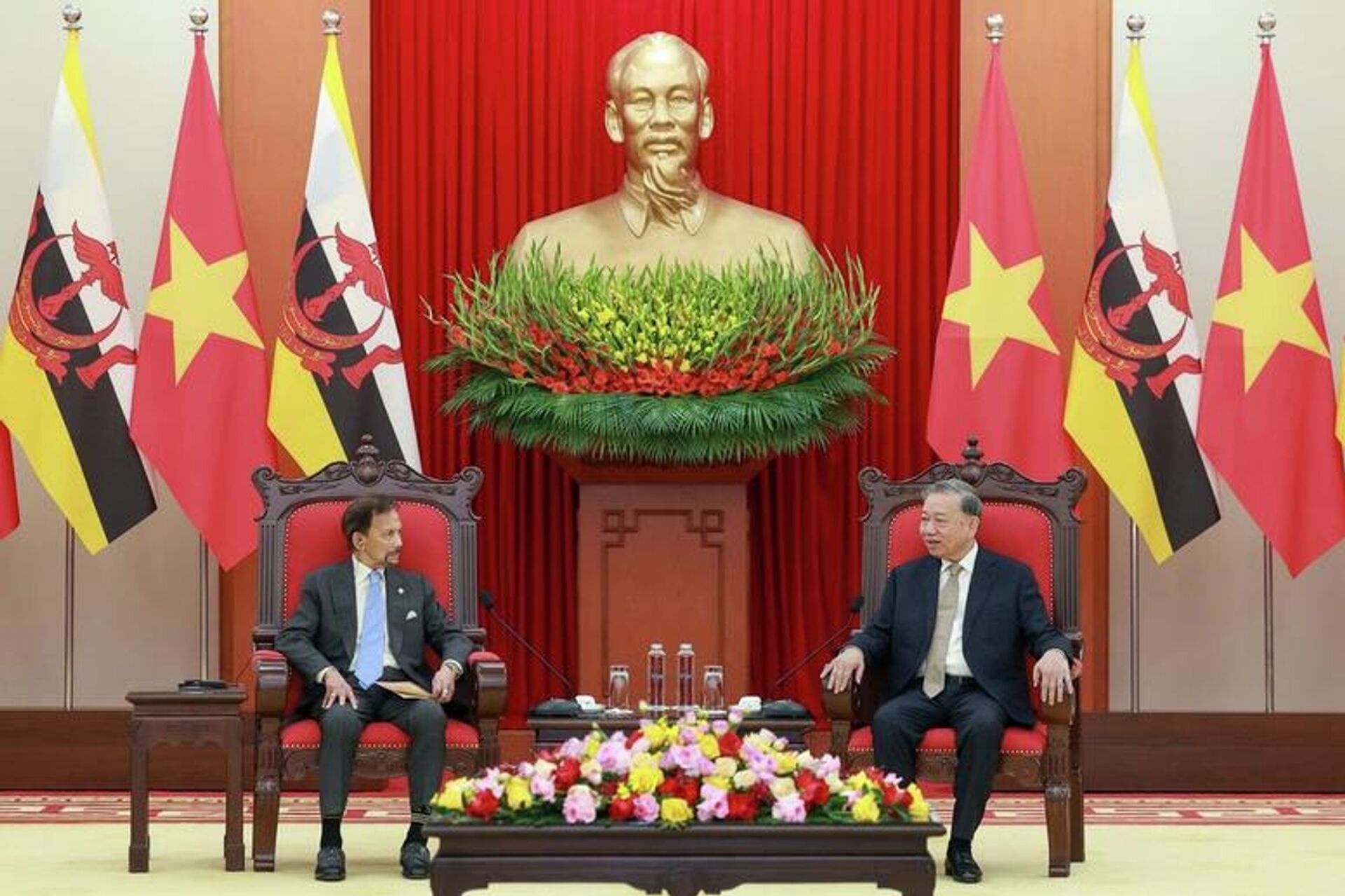 Hai nhà Lãnh đạo bày tỏ hài lòng về quan hệ Đối tác Toàn diện Việt Nam - Brunei thời gian qua phát triển tốt đẹp - Sputnik Việt Nam, 1920, 30.11.2025