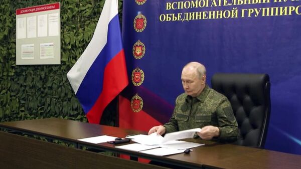 Tổng thống Nga Vladimir Putin thị sát một trong các sở chỉ huy của Nhóm quân Liên hợp - Sputnik Việt Nam