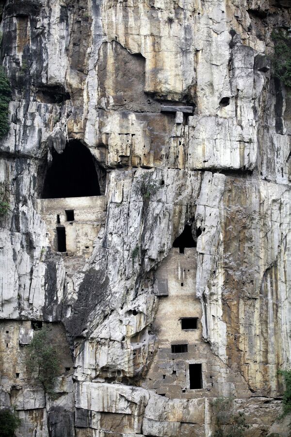 Quan tài treo, Tứ Xuyên, Trung Quốc - Sputnik Việt Nam