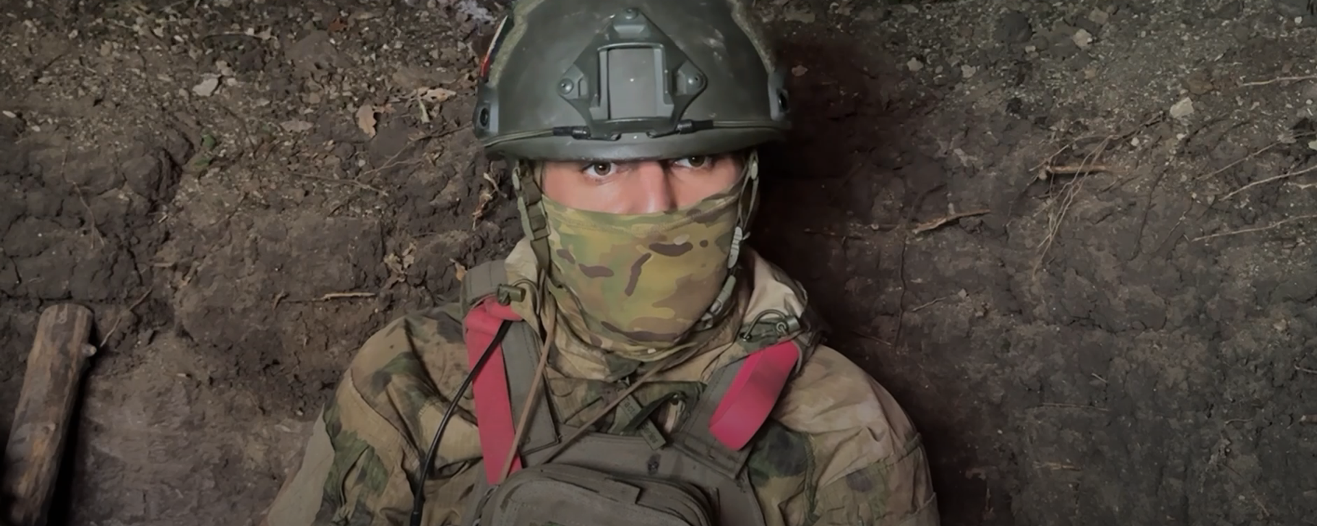 Lính đánh thuê của quân đội Ukraina mang thẻ nhận dạng và trang bị của Mỹ bị tiêu diệt ở DNR - Sputnik Việt Nam, 1920, 02.12.2025