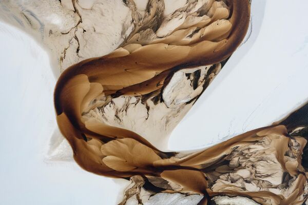 Bức tranh “River and Dunes” (“Dòng sông và đụn cát”) của nhà nhiếp ảnh Mỹ J. Fritz Rumpf, giành giải nhất hạng mục Photographer of the Year (nhiếp ảnh gia phong cảnh xuất sắc trong năm) cuộc thi The 12th International Landscape Photographer of the Year - Sputnik Việt Nam