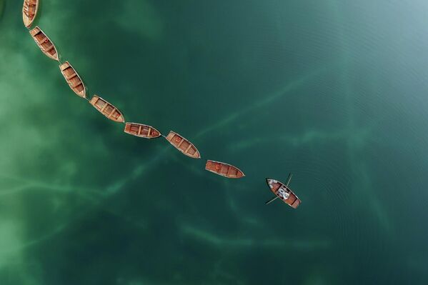 Tác phẩm của Jennifer Grünauer – Lọt vào vòng chung kết hạng mục From Above, cuộc thi 2025 International Wedding Photographer of the Year - Sputnik Việt Nam