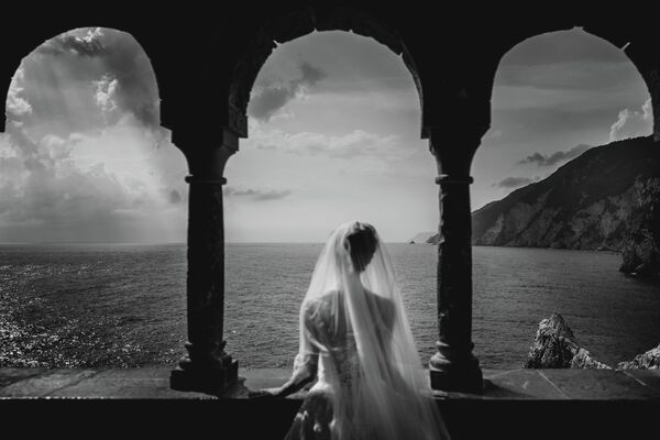 Tác phẩm của ALESSANDRO BIGGI – Giải nhất hạng mục Epic Location, cuộc thi 2025 International Wedding Photographer of the Year - Sputnik Việt Nam