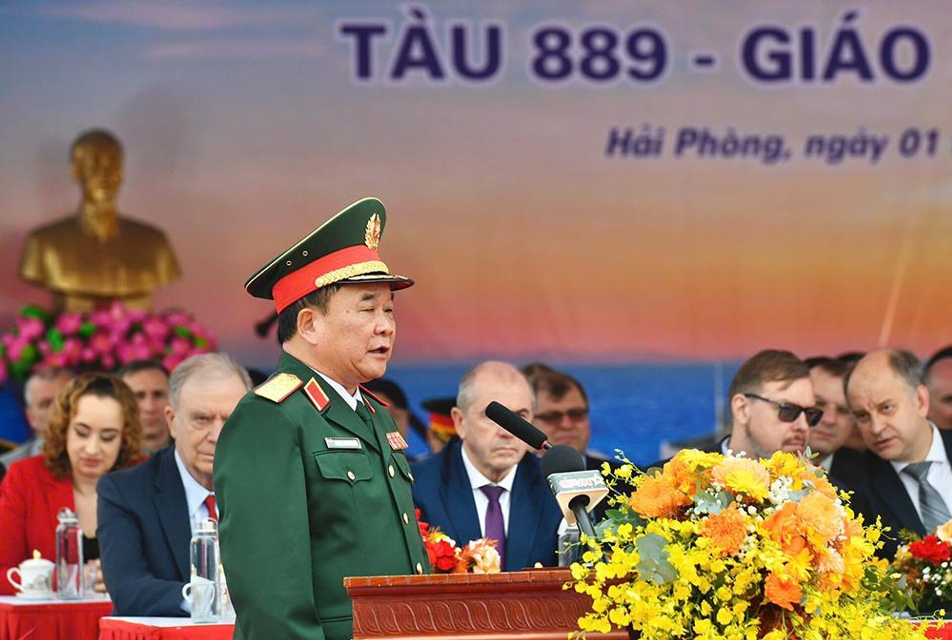 Thượng tướng Hoàng Xuân Chiến phát biểu tại buổi lễ. Thượng tướng Hoàng Xuân Chiến phát biểu tại buổi lễ. - Sputnik Việt Nam, 1920, 02.12.2025