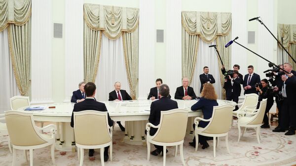 Tổng thống Nga Putin tiếp Đặc phái viên của Tổng thống Hoa Kỳ Witkoff trong Điện Kremlin - Sputnik Việt Nam