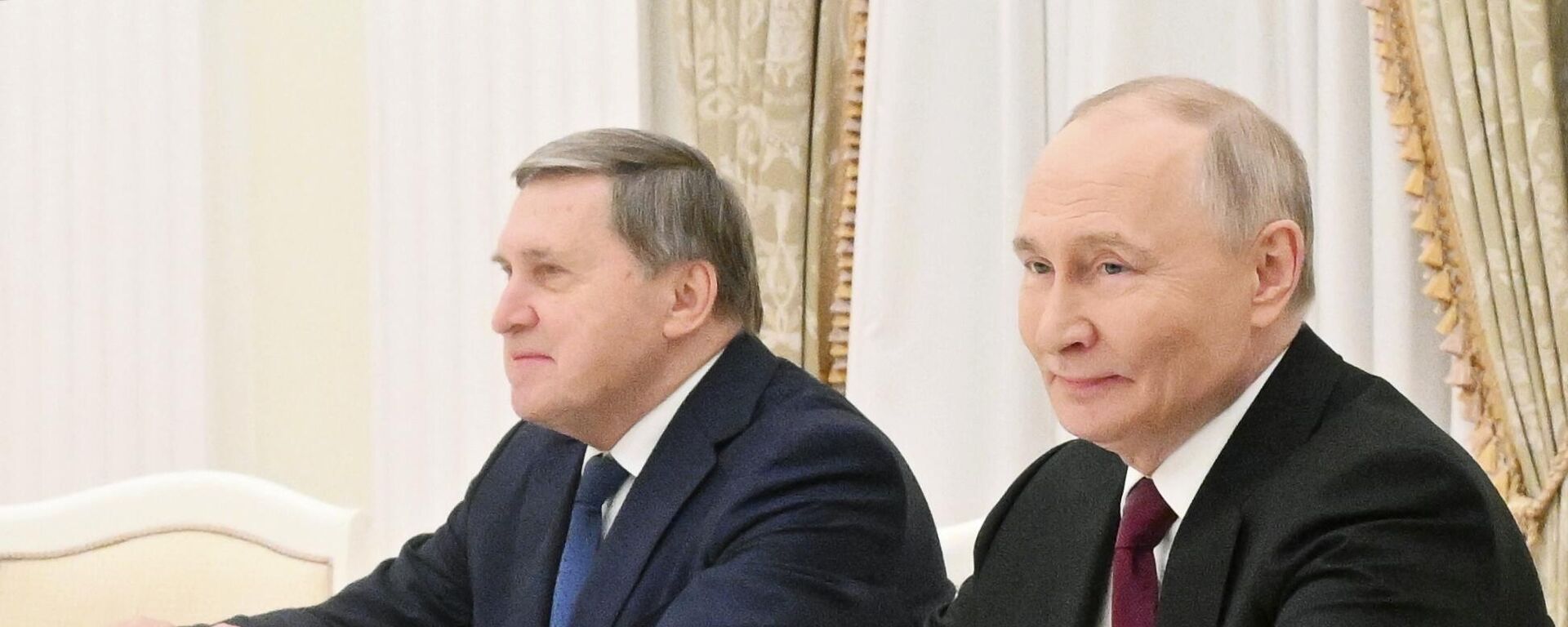 Tổng thống Nga Putin tiếp Đặc phái viên của Tổng thống Hoa Kỳ Witkoff trong Điện Kremlin - Sputnik Việt Nam, 1920, 03.12.2025