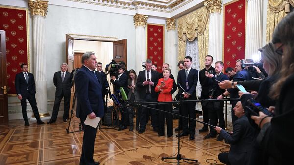 Trợ lý của Nhà lãnh đạo Nga, ông Yury Ushakov nói với các phóng viên - Sputnik Việt Nam