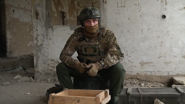 Lính thủy đánh bộ Hạm đội Thái Bình Dương Nga dùng mưu đánh bật quân Ukraina khỏi vị trí cố thủ - Sputnik Việt Nam