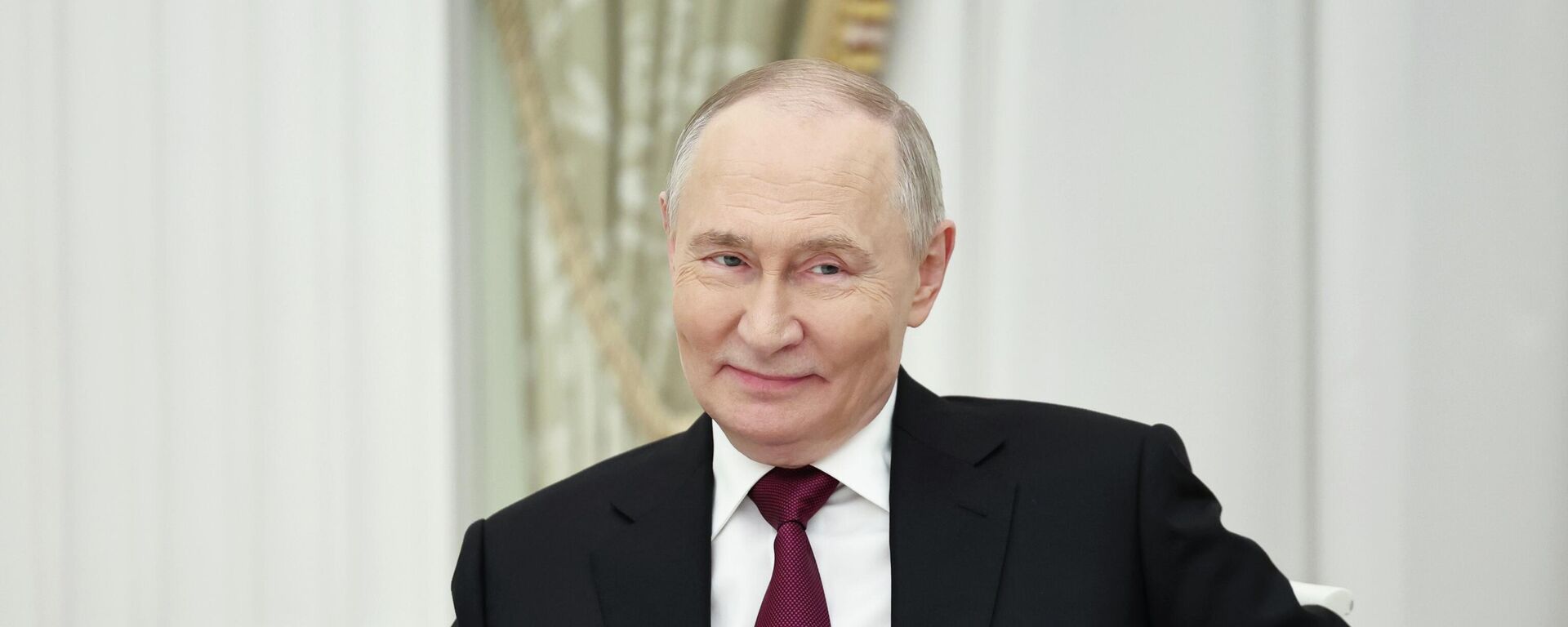 Tổng thống Vladimir Putin gặp Đặc phái viên Steven Witkoff Tổng thống Vladimir Putin gặp Đặc phái viên Steven Witkoff - Sputnik Việt Nam, 1920, 03.12.2025