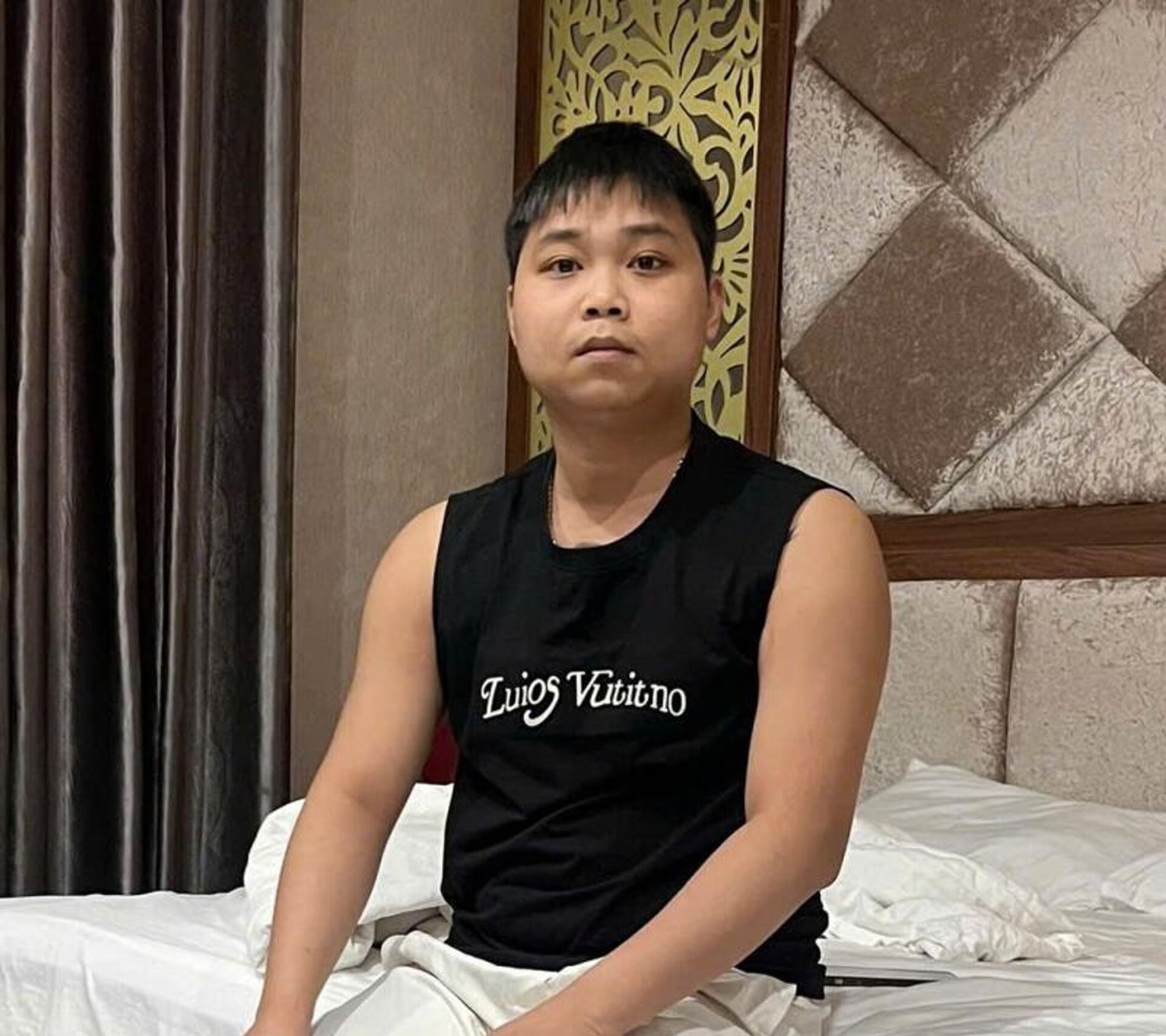 Đối tượng Mai Danh Minh có vai trò quản lý và tổ chức cho toàn bộ số đối tượng người Việt Nam hoạt động lừa đảo ở Campuchia - Sputnik Việt Nam, 1920, 04.12.2025