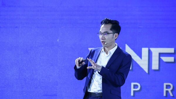 PGS. Nguyễn Trung Quân - Đại học Nam California (Hoa Kỳ), Chủ tịch kiêm Giám đốc chiến lược của Vinmotion thuyết trình “Robot hình người và trí tuệ vật lý: Thách thức và cơ hội” - Sputnik Việt Nam