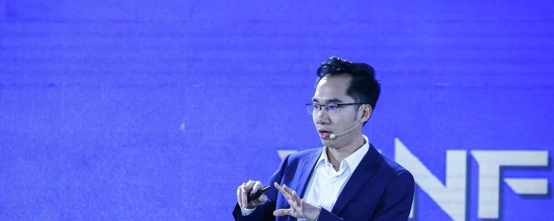 PGS. Nguyễn Trung Quân - Đại học Nam California (Hoa Kỳ), Chủ tịch kiêm Giám đốc chiến lược của Vinmotion thuyết trình “Robot hình người và trí tuệ vật lý: Thách thức và cơ hội” PGS. Nguyễn Trung Quân - Đại học Nam California (Hoa Kỳ), Chủ tịch kiêm Giám đốc chiến lược của Vinmotion thuyết trình “Robot hình người và trí tuệ vật lý: Thách thức và cơ hội” - Sputnik Việt Nam, 1920, 04.12.2025