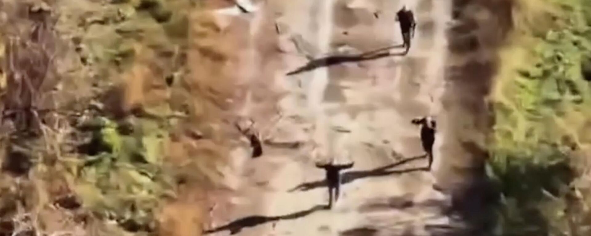 Các phần tử vũ trang Ukraina nã đạn vào dân thường tìm cách rời khỏi Krasnoarmeysk - Sputnik Việt Nam, 1920, 04.12.2025