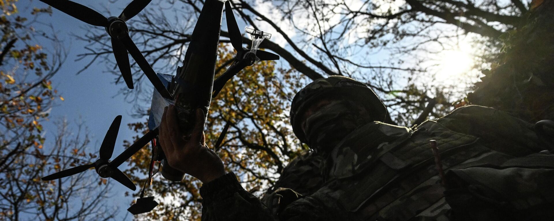 Công tác chiến đấu của phi hành đoàn UAV thuộc nhóm Trung tâm của Nga Công tác chiến đấu của phi hành đoàn UAV thuộc nhóm Trung tâm của Nga - Sputnik Việt Nam, 1920, 05.12.2025