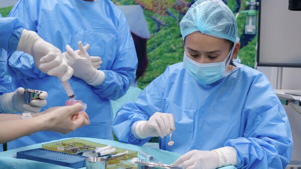 Ca ghép giác mạc kỳ tích: Hợp tác y khoa Nga - Việt mở lối cho điều trị mới  - Sputnik Việt Nam