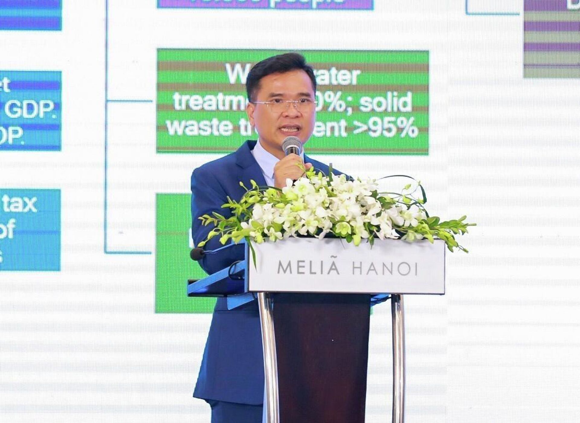 Tiến sĩ Nguyễn Như Quỳnh, Viện trưởng Viện Chiến lược và Chính sách kinh tế và tài chính (Bộ Tài chính) trình bày tham luận tại Diễn đàn - Sputnik Việt Nam, 1920, 05.12.2025