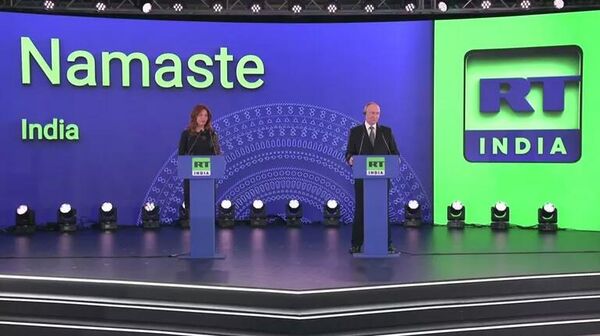 Tổng thống Vladimir Putin trong lễ ra mắt kênh truyền hình RT Ấn Độ - Sputnik Việt Nam