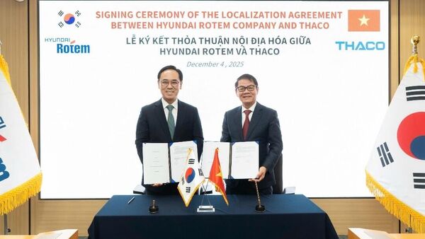 Thỏa thuận được ký ngày 4/12 tại trụ sở Hyundai Rotem (Seoul, Hàn Quốc), bởi ông Lee Yong-bae, Tổng giám đốc Hyundai Rotem và ông Trần Bá Dương, Chủ tịch HĐQT THACO - Sputnik Việt Nam
