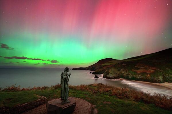 Bức ảnh “Llangrannog Aurora” (“Cực quang Llangrannog”) của nhiếp ảnh gia Mathew Browne, lọt vào top 25 Bức ảnh xuất sắc nhất cuộc thi Northern Lights Photographer of the Year lần thứ 8 Bức ảnh “Llangrannog Aurora” (“Cực quang Llangrannog”) của nhiếp ảnh gia Mathew Browne, lọt vào top 25 Bức ảnh xuất sắc nhất cuộc thi Northern Lights Photographer of the Year lần thứ 8 - Sputnik Việt Nam