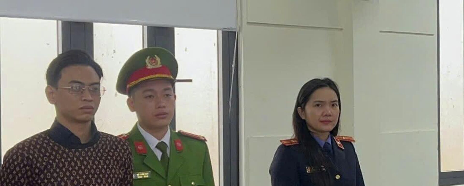 Đối tượng Nguyễn Văn Thiên tại cơ quan Công an - Sputnik Việt Nam, 1920, 09.12.2025