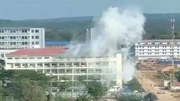 Không quân Thái Lan đã thả bom vào trung tâm Samraong, Campuchia. - Sputnik Việt Nam