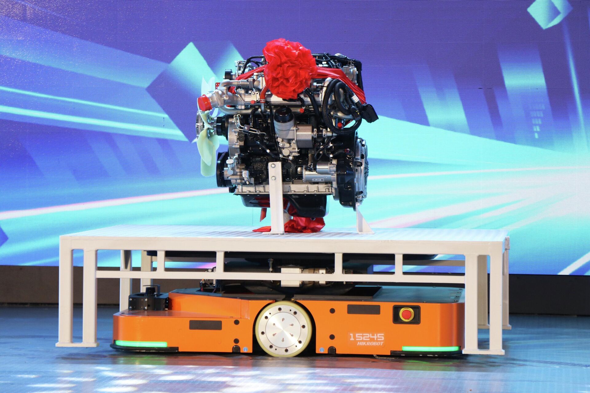 Động cơ được xuất xưởng trong ngày khánh thành nhà máy Động cơ được xuất xưởng trong ngày khánh thành nhà máy - Sputnik Việt Nam, 1920, 10.12.2025